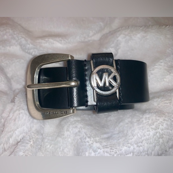 Michael Kors Leather Belt with MK Cutout Logo Disc Belt (Black/Silver; Small) - Picture 2 of 5